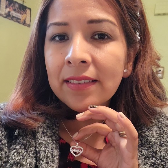 Meet your Posher, Ibeth - Picture 1 of 1